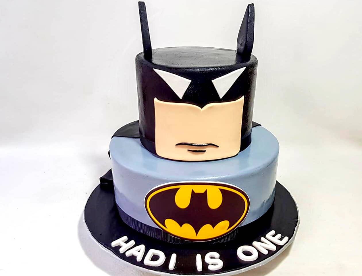 BATMAN BIRTHDAY CAKE – Sooperlicious Cakes