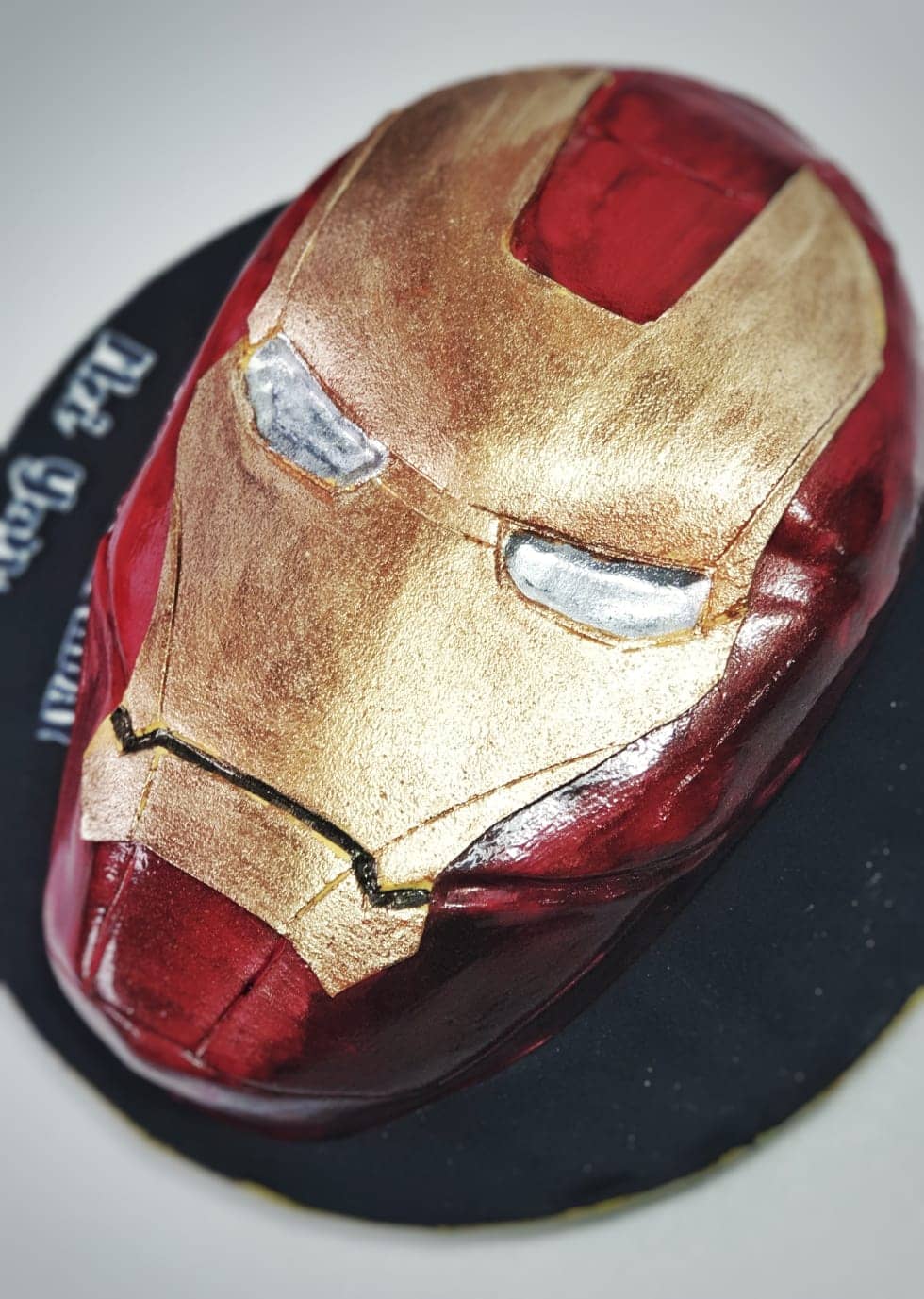 Iron Man Cake (5 Kg & Above) - Chocomans-sonthuy.vn